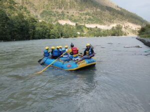 Read more about the article Paddle Your Way to Adventure: The Best Places for White Water Rafting in India