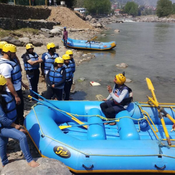 Best Summer Offer for River Rafting in Kullu Manali